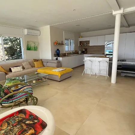 Preciosa Casa En Cerca De La Playa Con Vistas Al Mar Roses