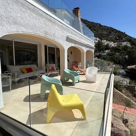 Preciosa Casa En Cerca De La Playa Con Vistas Al Mar